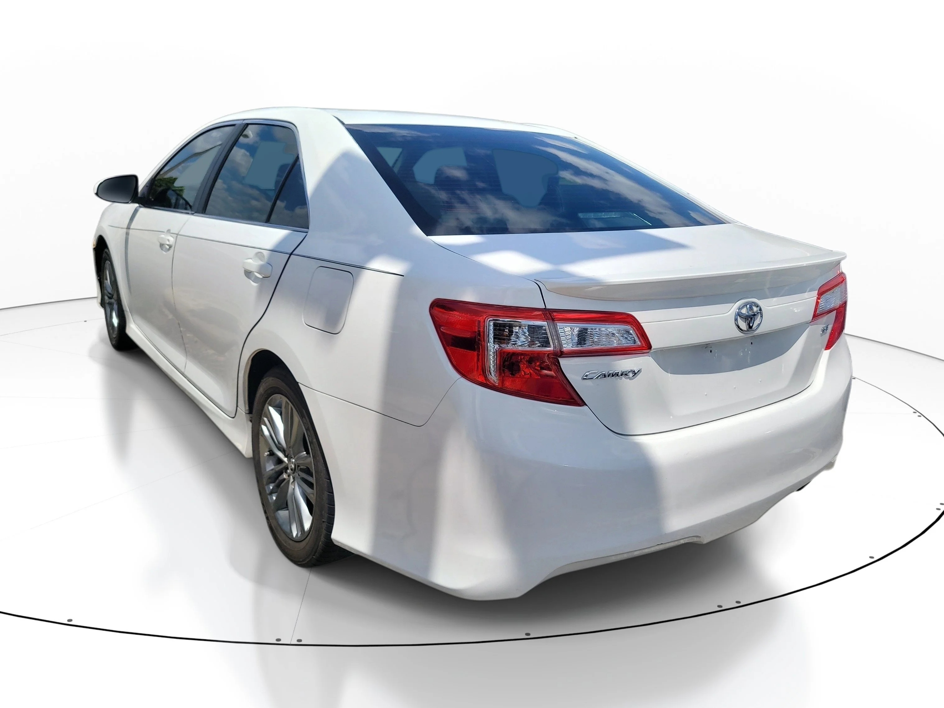 Used 2013 Super White Toyota L image 4