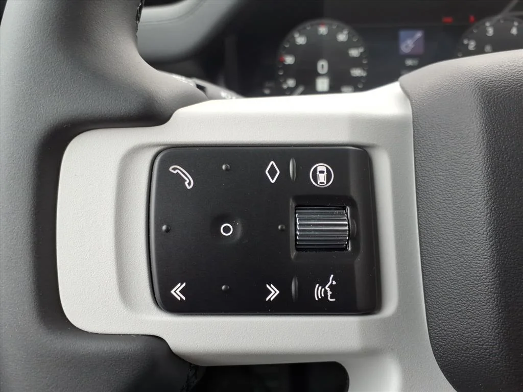New 2026 Santorini Black LAND ROVER S image 11