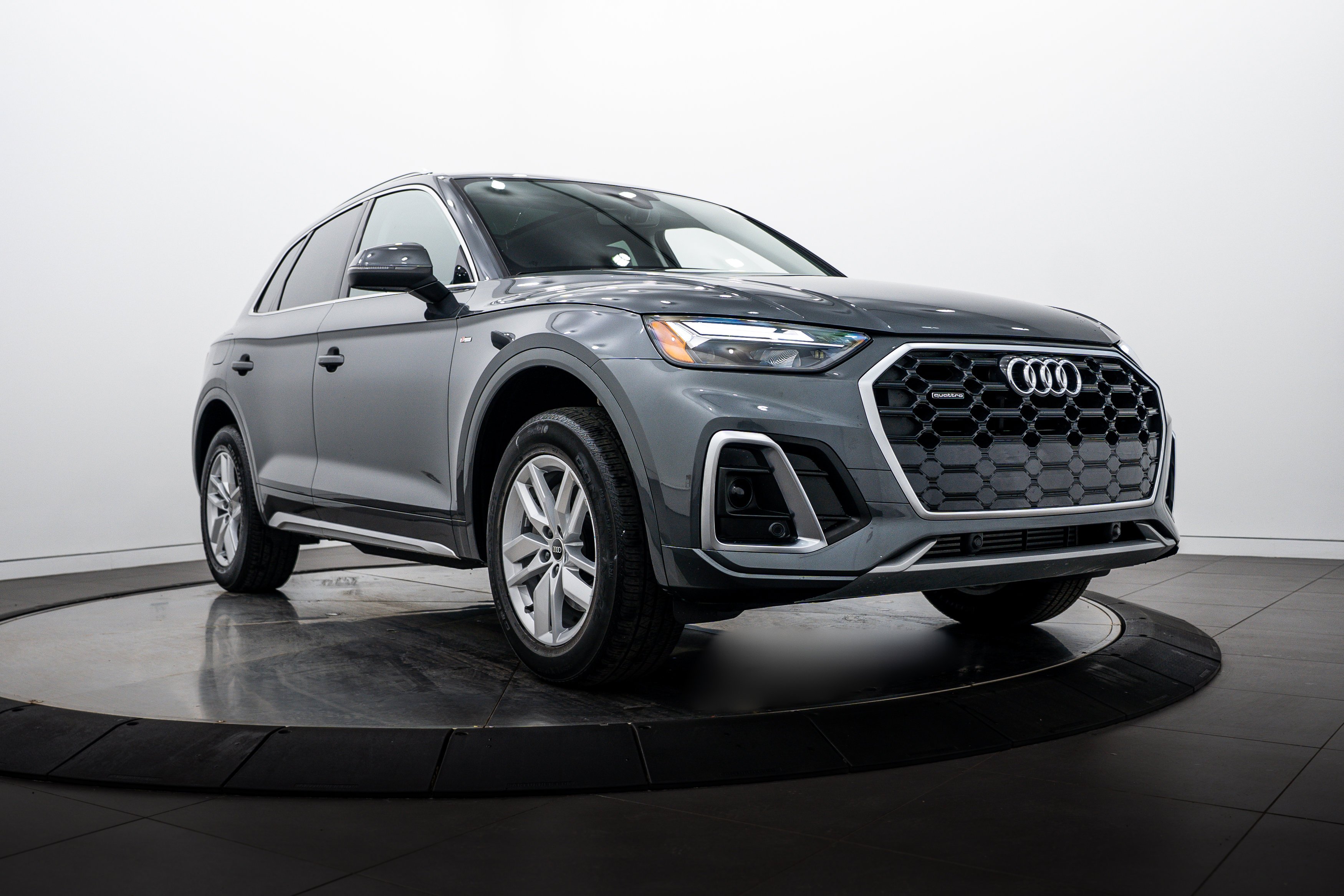2023 Audi Q5 45 Premium's photo