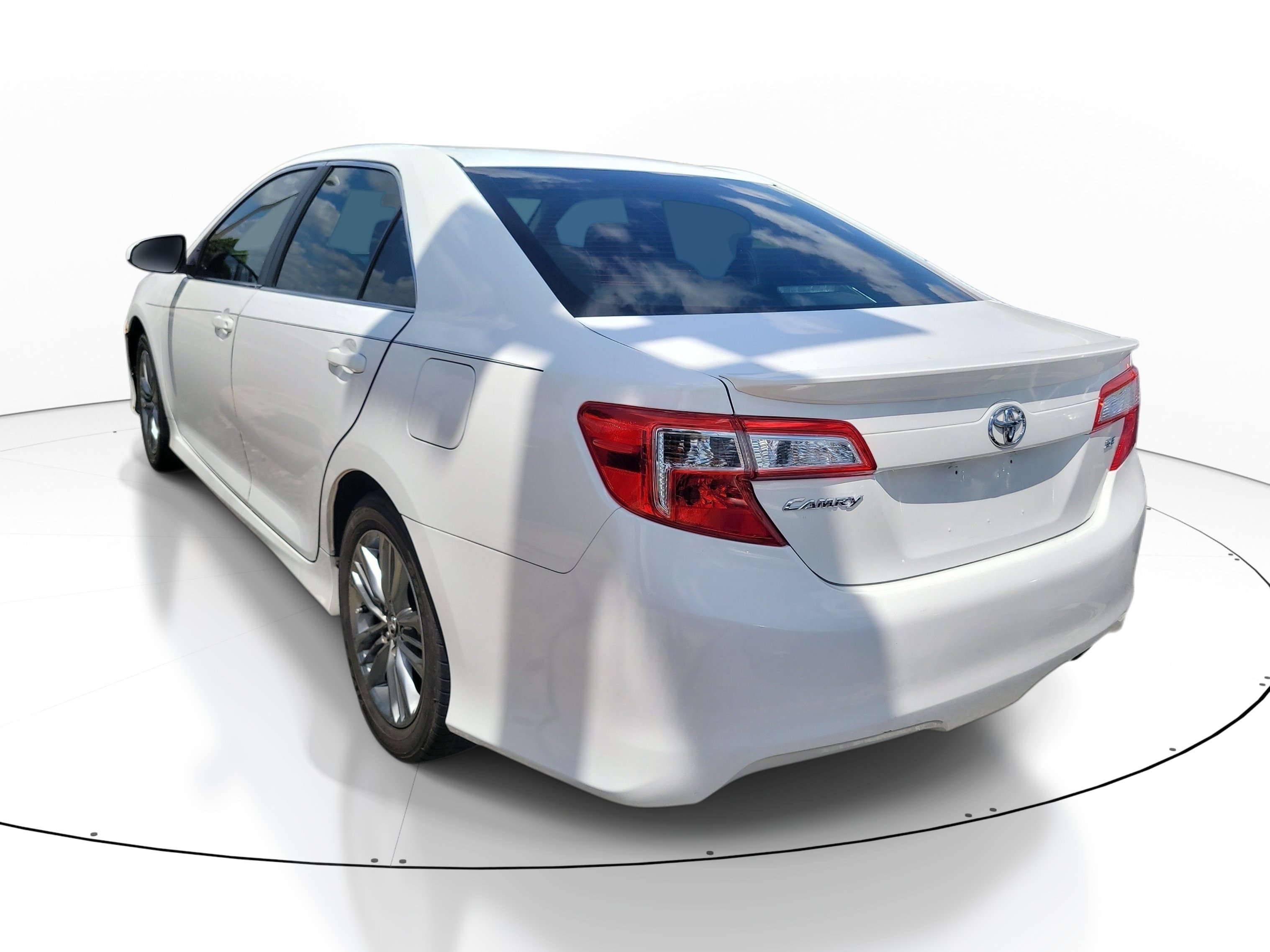 Used 2013 Super White Toyota L image 4