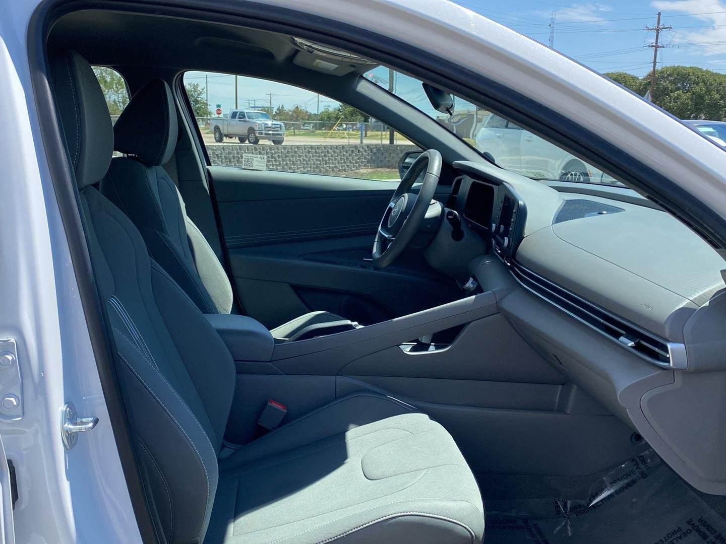 Used 2025 Serenity White Hyundai SEL Sport image 18