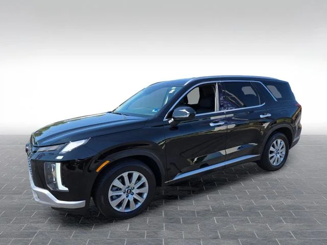 Used 2025 Black Hyundai SEL image 3
