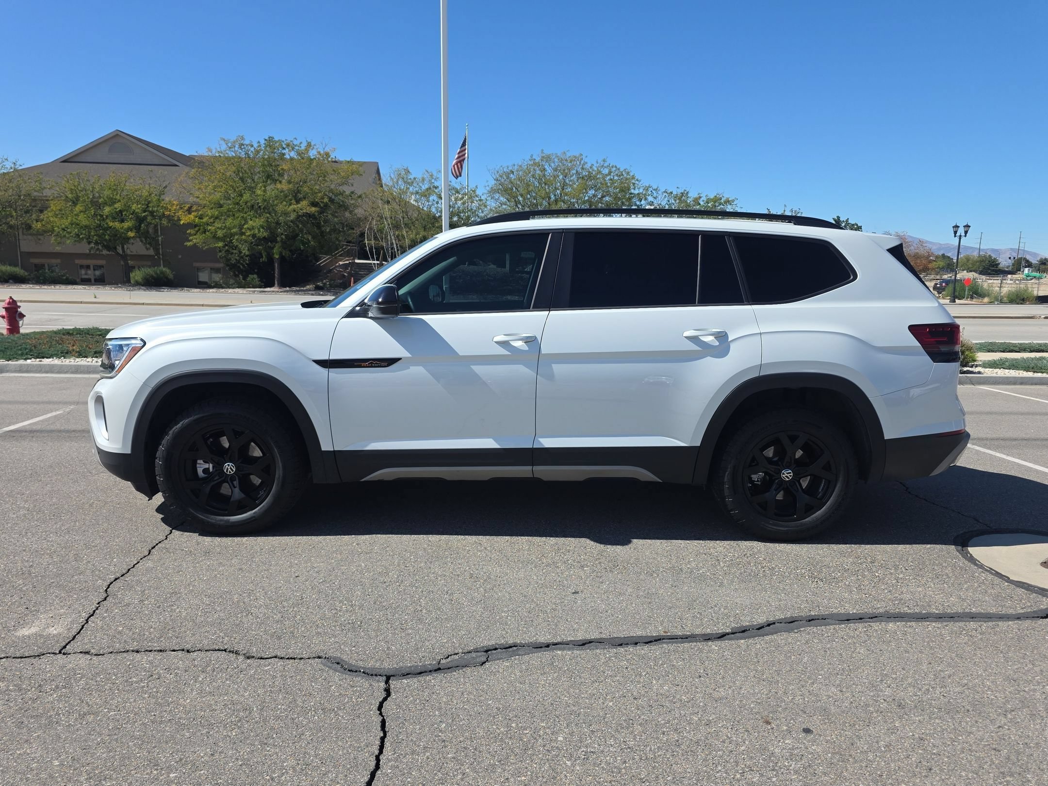 Used 2026 White Volkswagen 2.0T Peak Edition image 7
