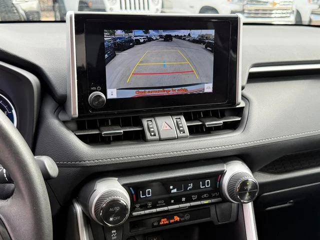 Certified Used 2024 WIND CHILL PEARL Toyota Hybrid XLE Premium image 17