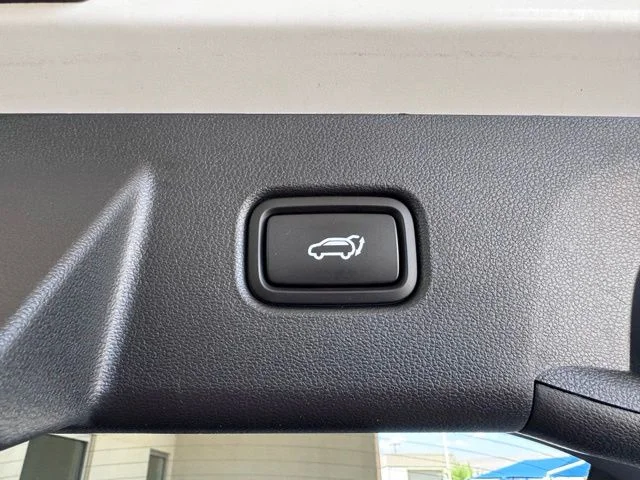 Certified Used 2025 White Hyundai SEL image 23