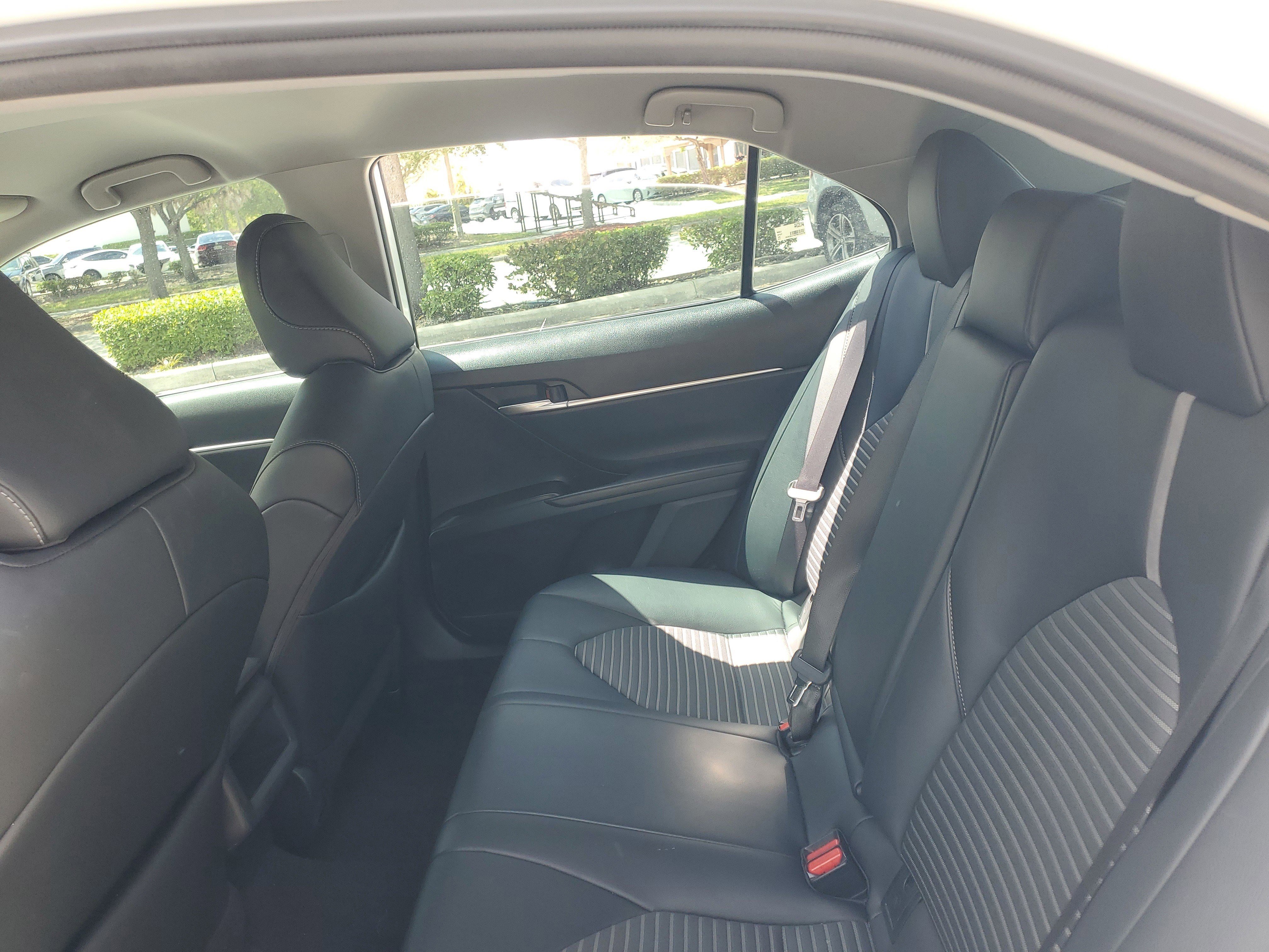 Used 2023 Ice Toyota SE image 11
