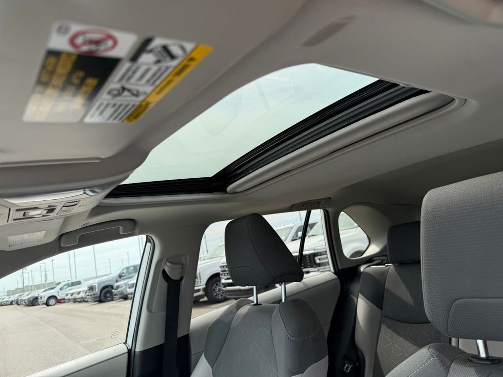 Used 2025 Ice Toyota XLE image 6