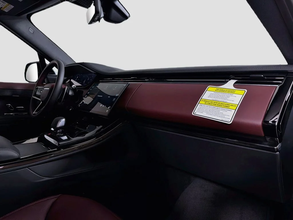 New 2027 Santorini Black Land Rover Dynamic SE image 31