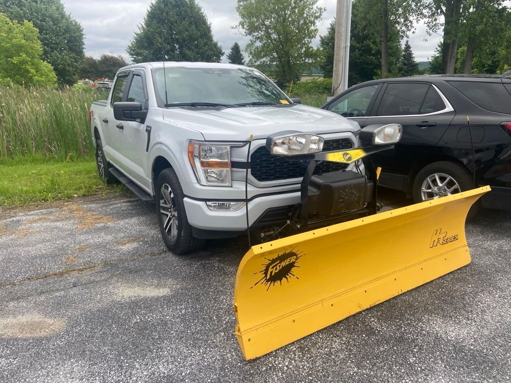 Used 2022 White Metallic Ford XL image 1