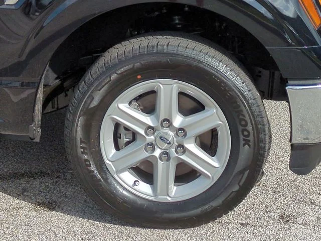 New 2026 Agate Black Metallic Ford XLT image 11
