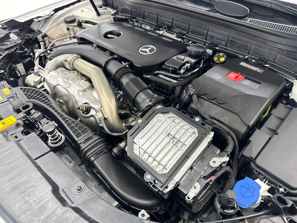 Used 2025 White Mercedes-Benz GLB 250 image 72