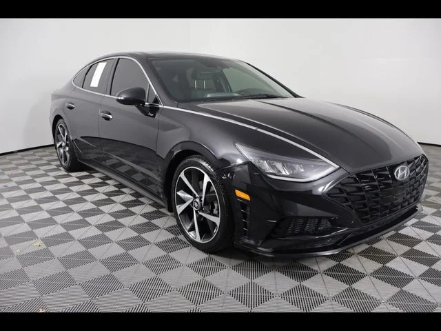 Used 2021 Black Hyundai SEL Plus image 7