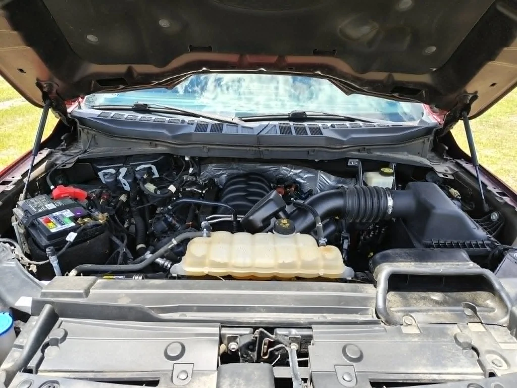 Used 2021 Red Ford XLT 4X4 CREW 5.0 image 9