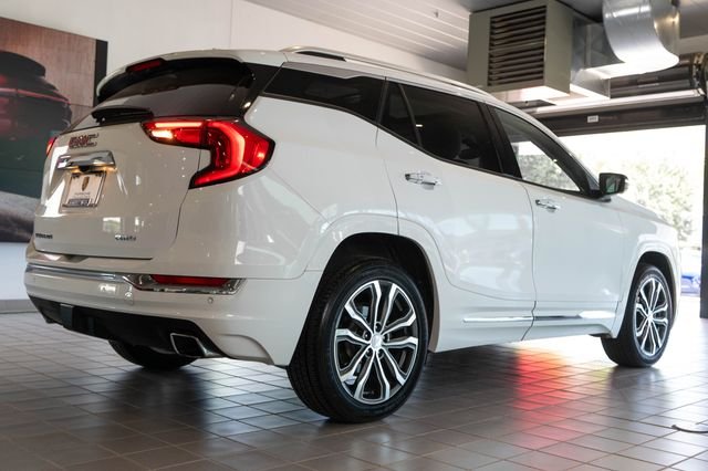 Used 2019 White GMC Denali image 9