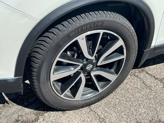 Used 2019 White Nissan SL image 11