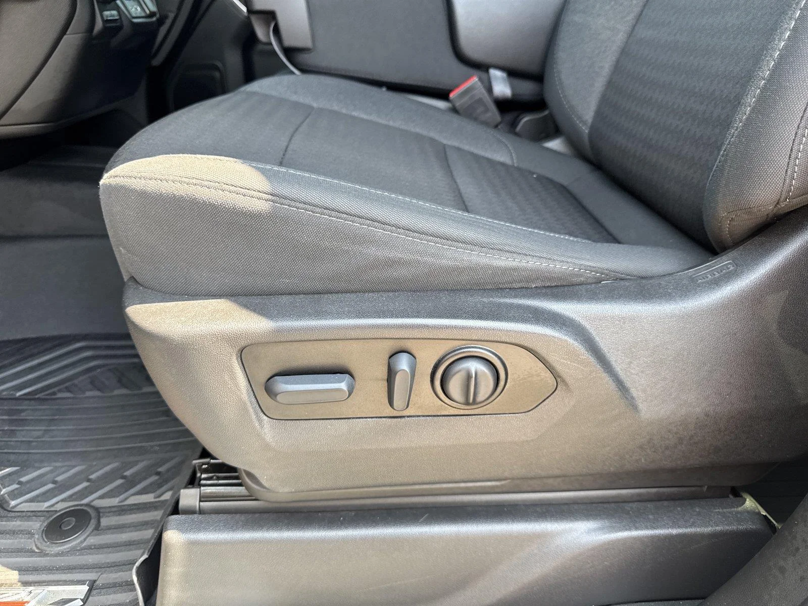 Used 2022 SATIN STEEL METALLIC Chevrolet LT image 12
