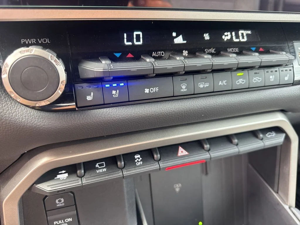 Used 2025  Toyota Limited image 18