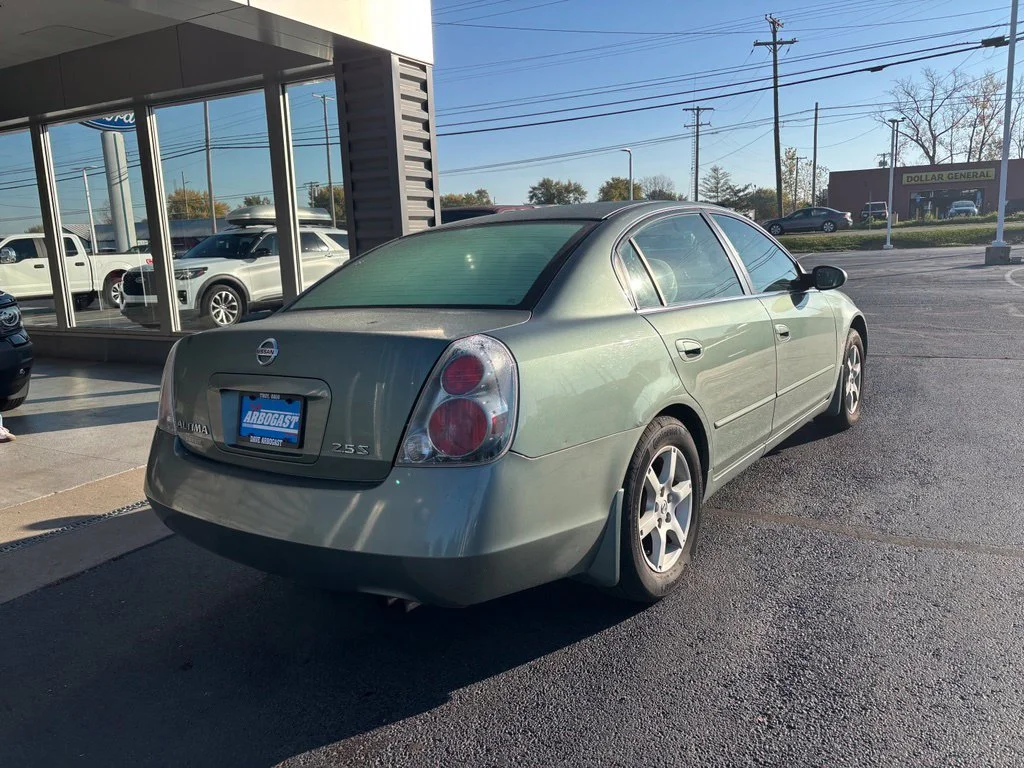 Used 2005 Green Nissan 2.5 S image 5