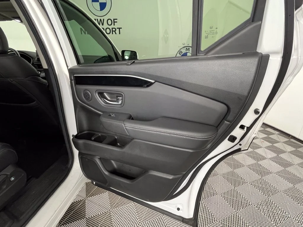 Used 2024 Platinum White Pearl Honda Touring image 26