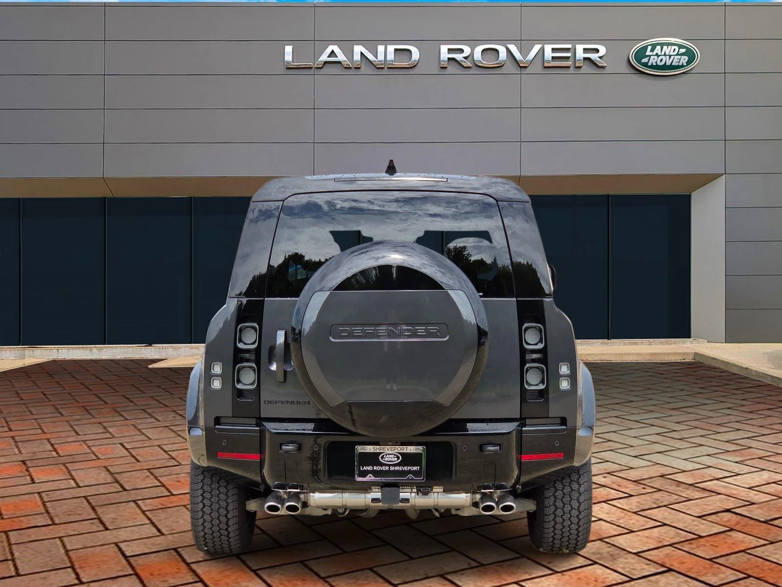 Certified Used 2025 Carpathian Grey Premium Metallic Land Rover V8 image 5