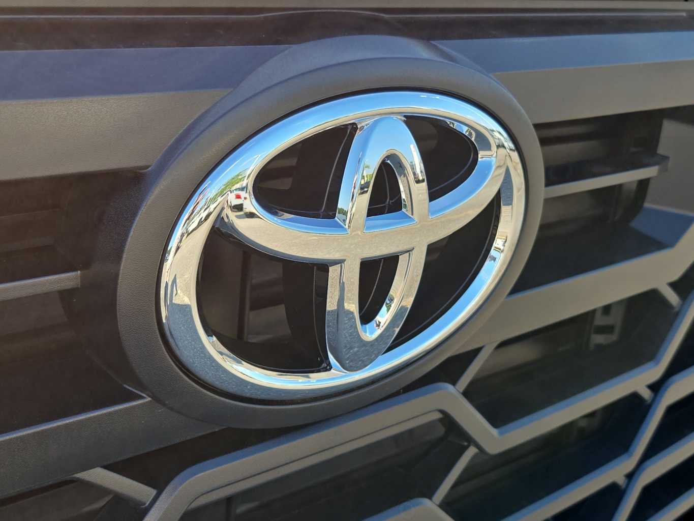 New 2026 Midnight Black Metallic Toyota SR5 image 16