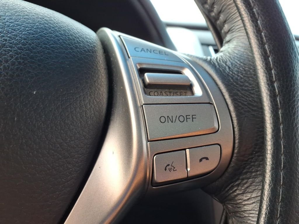 Used 2015 Super Black Clearcoat Nissan 2.5 SV image 20
