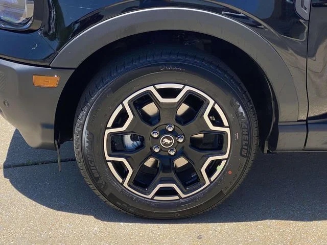 New 2026 Shadow Black Ford Outer Banks image 7