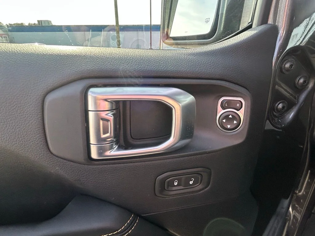 2026 Jeep Wrangler 4-Door Sahara - Photo 15