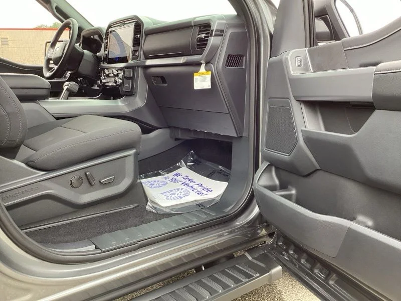 New 2026 Carbonized Gray Metallic Ford XLT image 19