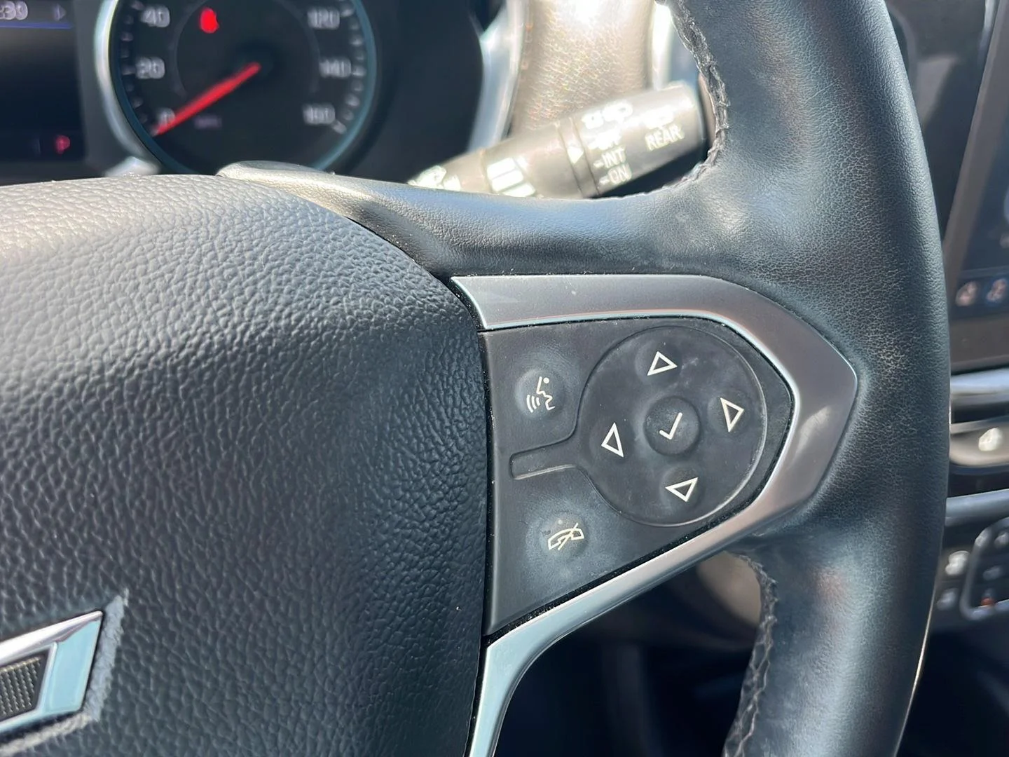 Used 2023 Iridescent Pearl Tricoat Chevrolet RS image 13