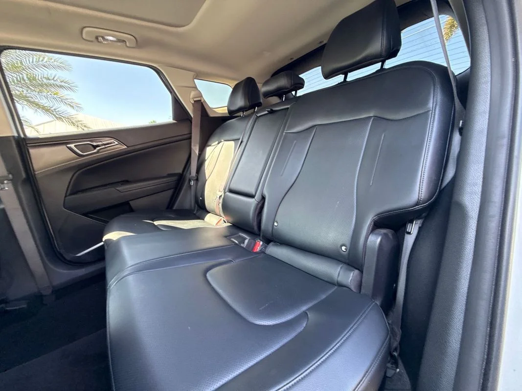 Used 2023  Kia EX image 15