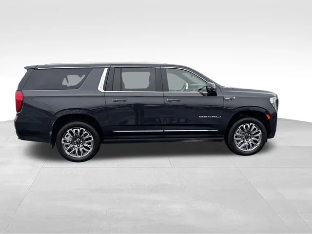 Used 2023 Titanium Rush Metallic GMC Denali Ultimate image 7