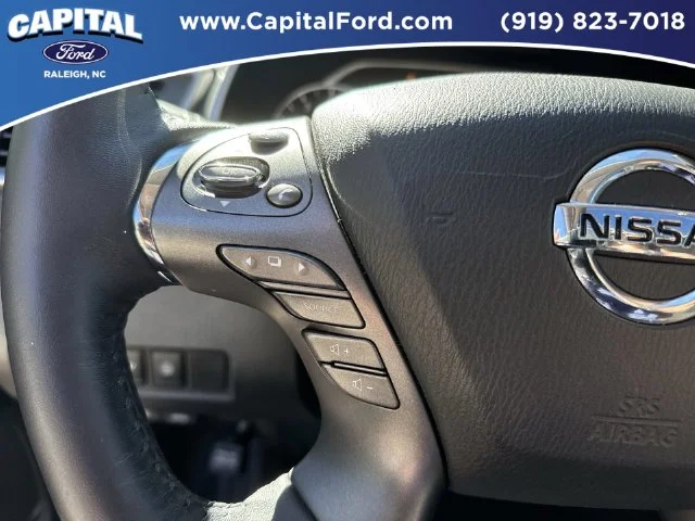 Used 2021 White Nissan Platinum image 23