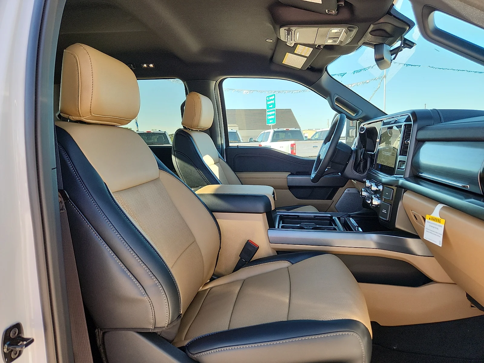 New 2026 Oxford White Ford LARIAT image 20