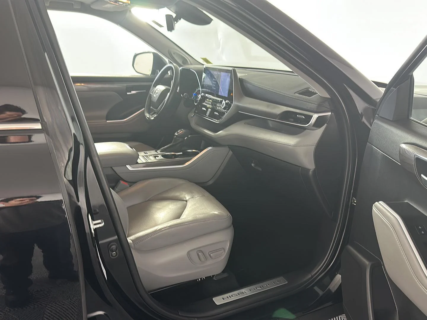 Used 2022 Midnight Black Metallic Toyota Limited image 26