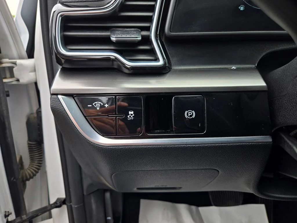 Used 2024 White Kia EX image 14