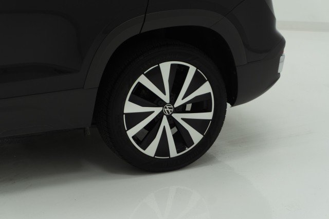 Used 2024 BLACK Volkswagen SE image 13