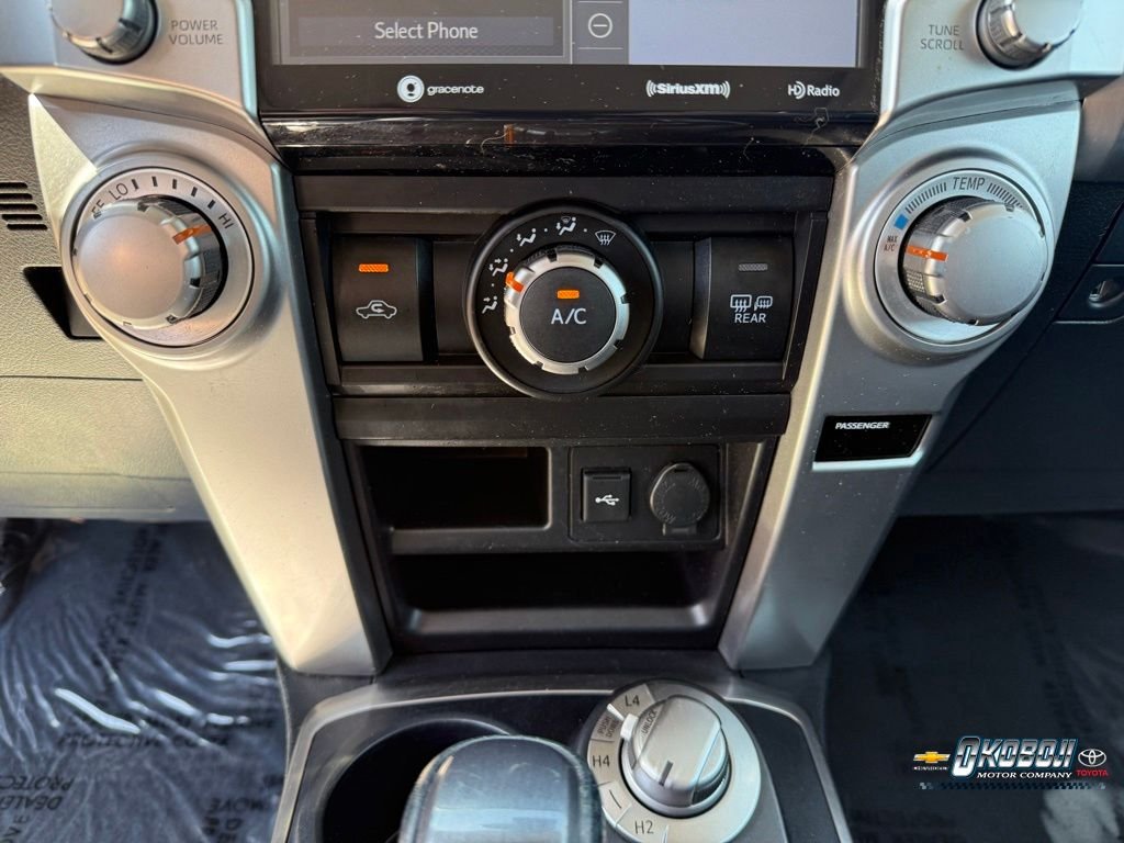 Used 2020 White Toyota SR5 Premium image 11