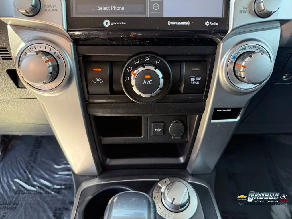 Used 2020 White Toyota SR5 Premium image 11