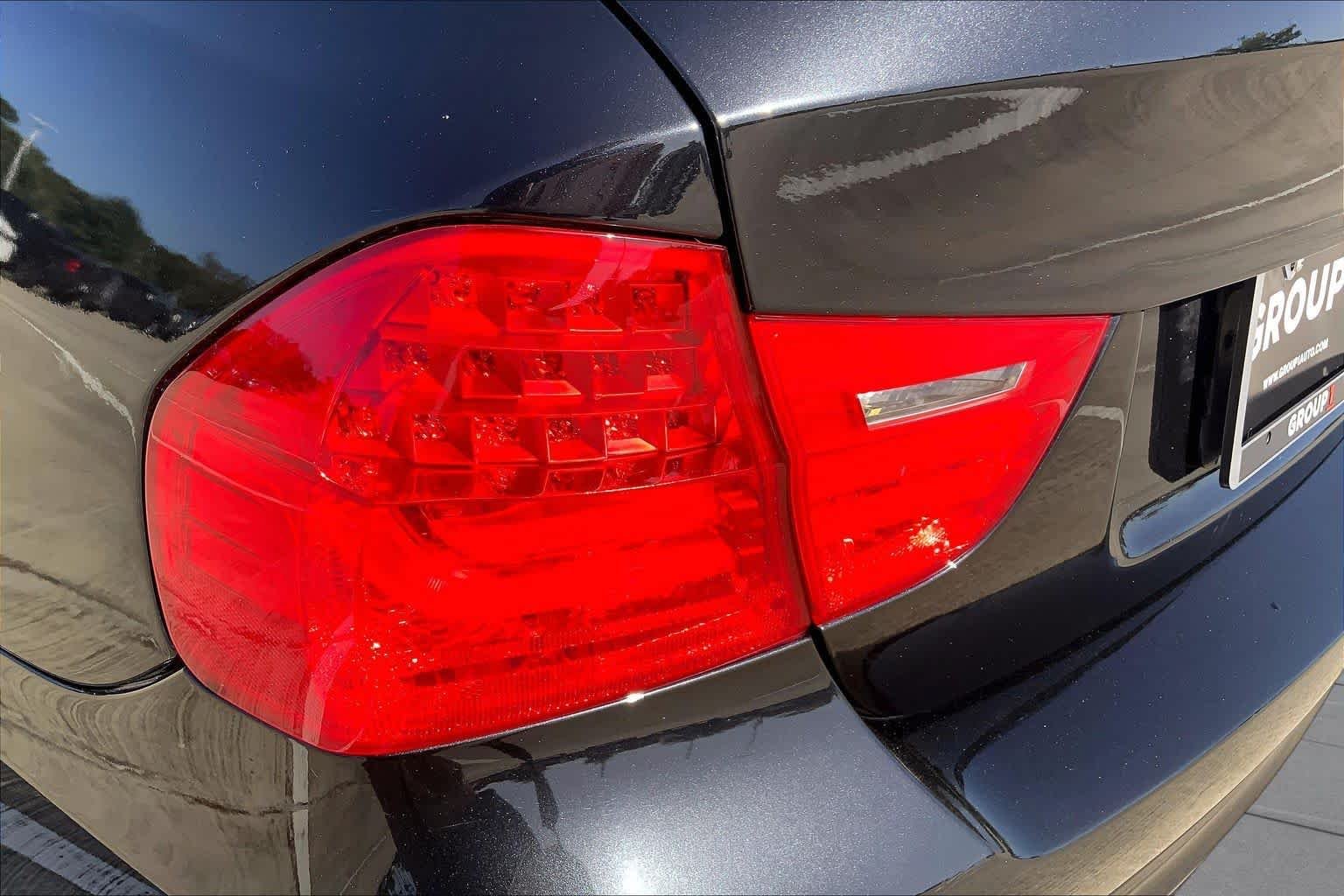 Used 2011 Jet Black BMW 335i image 26