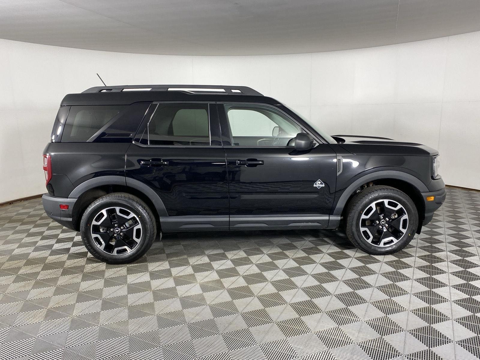 Used 2023 Shadow Black Ford Outer Banks image 22