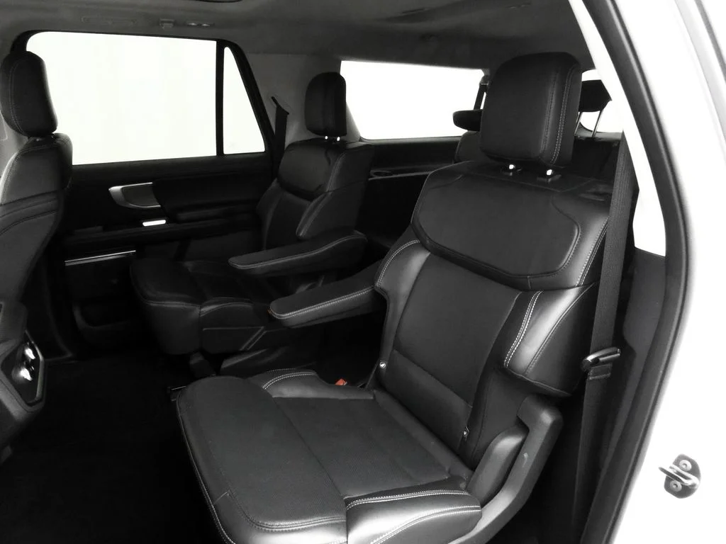 Used 2025 White Ford Platinum image 41