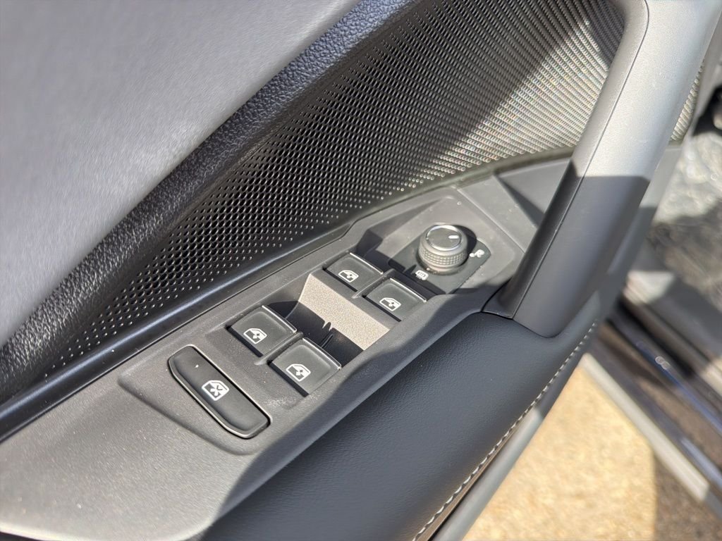 2026 Volkswagen Tiguan SE R-LINE BLACK - Photo 11