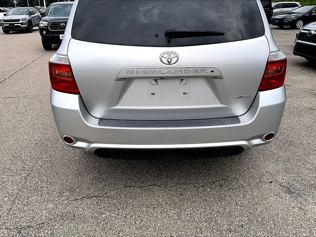 Used 2010 Silver Toyota SE image 10