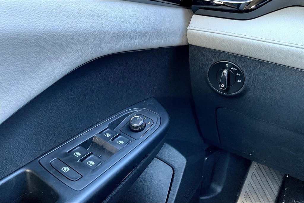 New 2027 Gray Volkswagen 1.5T S image 13