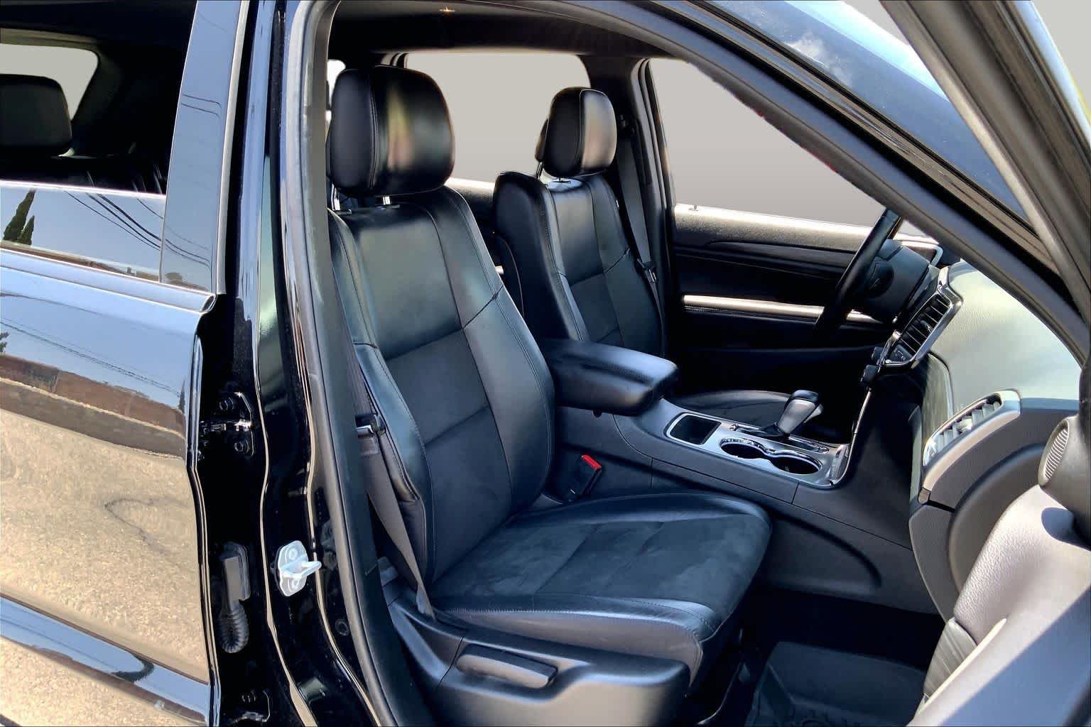 Pre-Owned 2021 Jeep Grand Cherokee Laredo X