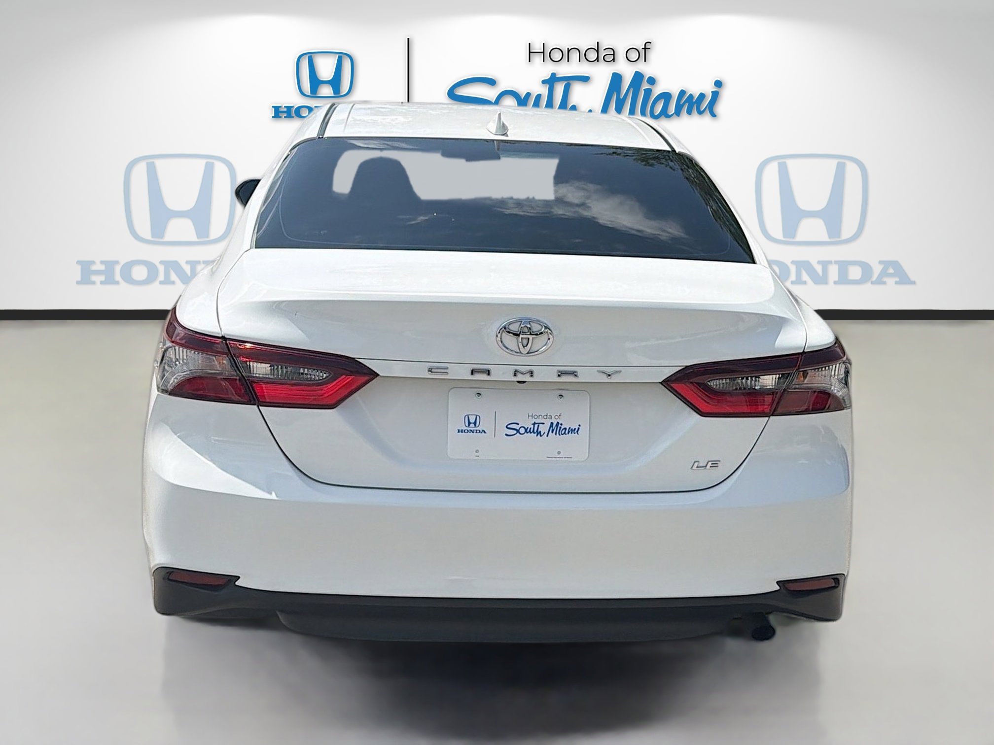 Used 2023 Ice Cap Toyota LE image 6