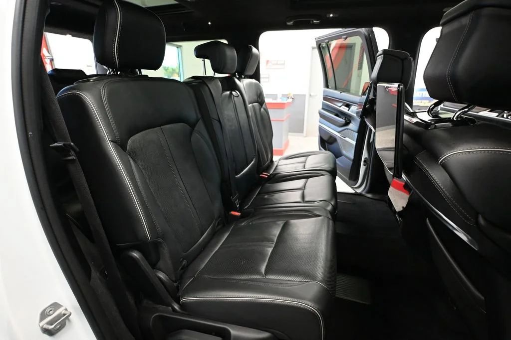Used 2022 White Jeep Series II image 40
