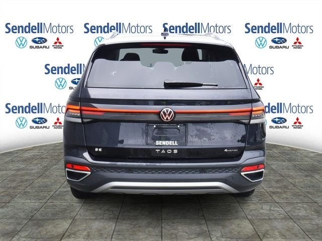 Certified Used 2025 Black Volkswagen 1.5T SE image 7