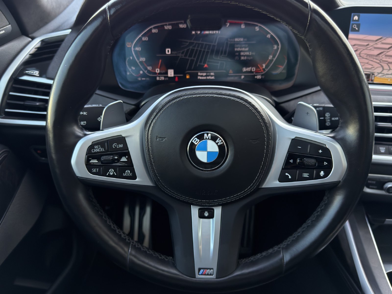 Used 2022 Black BMW M50i image 12